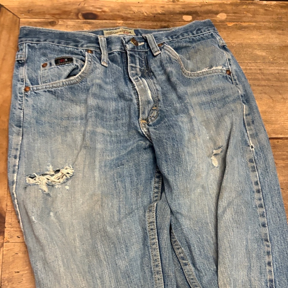 Wrangler Men's Light Blue Relaxed Jeans